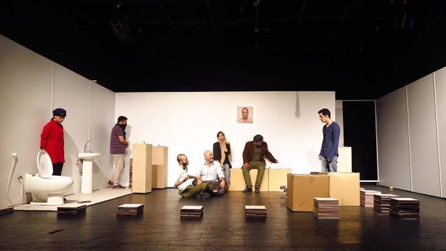 نقد و نظری بر نمایش «سماعی‌زاده» به کارگردانی رضا بهاروند