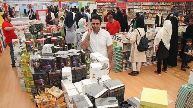 همیشه پای نمایشنامه‌ ها وسط است