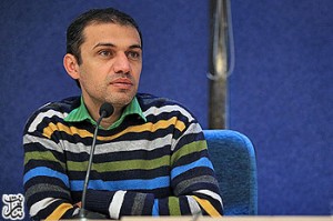نیما دهقان سیمین دوبوار را به تئاترشهر می آورد