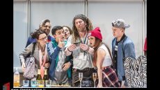 تصاویر نمایش خودکشی – لندن