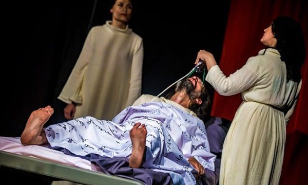 گفت و گو با حسن‌زاده کارگردان نمایش «ویرانی»