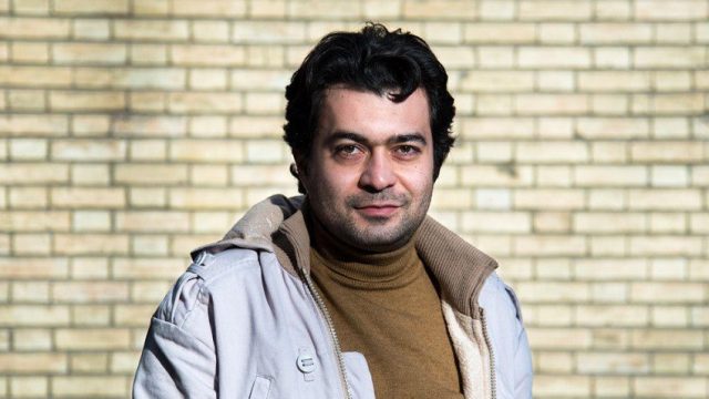 «گام زدن بر یخ های نازک» توسط معین محب علیان به انگلیسی ترجمه شد