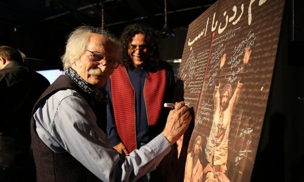 محمود دولت‌آبادی پس از دیدن «قدم زدن با اسب» چه گفت؟