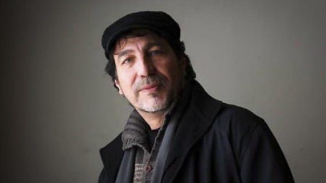 بیگانه کامو به چهارسو می رود