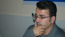 مسافران نوروز روی لنج تئاتر می‌بینند