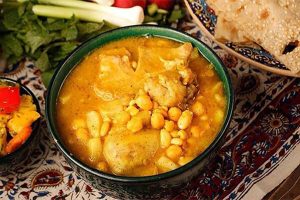 خوردن «آبگوشت» سحری در قم/ خونه گدا خیرش نرسید !