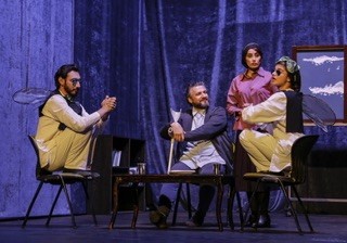 نمایش پرده در پرده