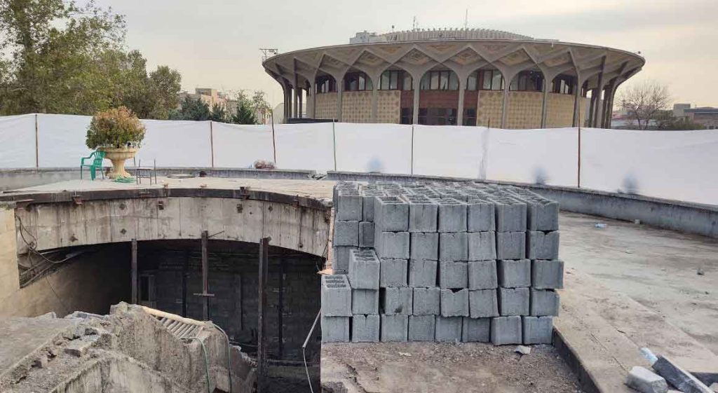 حوض ضلع شمالی مجموعه تئاترشهر به محل اجرای نمایش آیینی تبدیل می‌شود