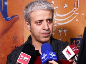 مصاحبه تئاترآنلاین با «ایوب آقاخانی» برنده بهترین کارگردانی بخش تئاتر تلویزیونی فجر 42