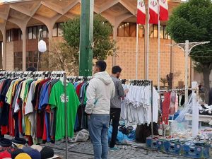 خبری از ساماندهی دست‌فروشان محدوده تئاترشهر نشد