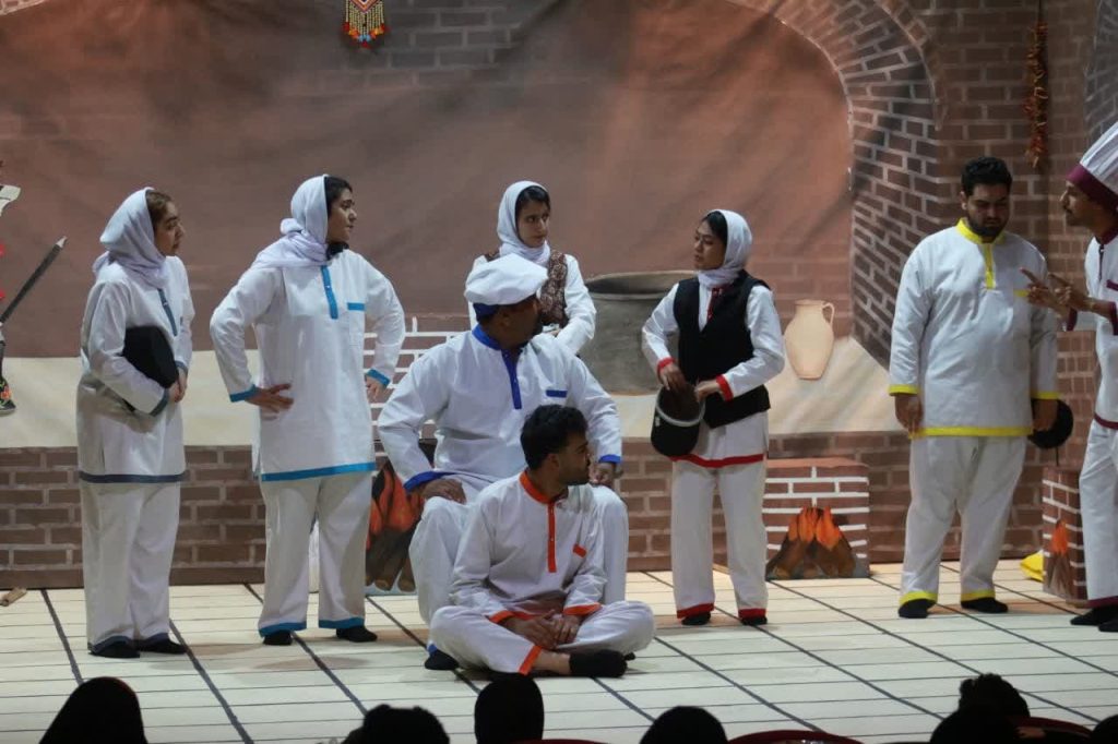 تئاتر آبگوشت زهرماری شهرستان انار