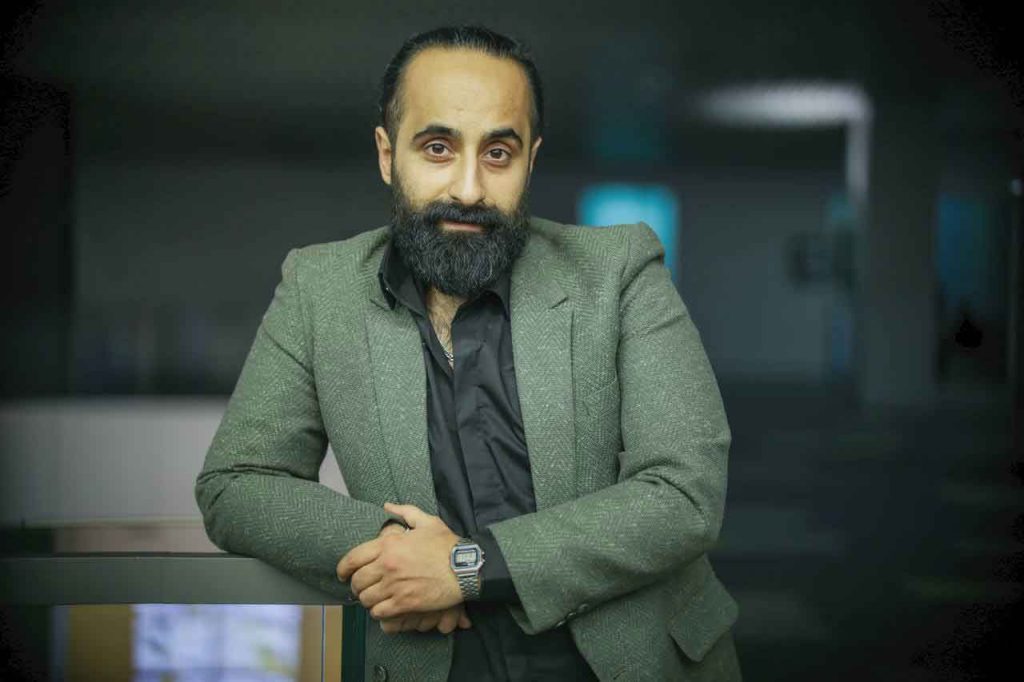کوروش شاهونه، تهیه‌کننده نمایش «۱۲۳۶» شد