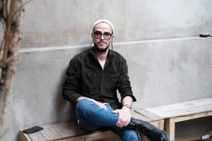 جابر رمضانی «آدمـبچه» را در تماشاخانه ایران‌شهر به صحنه می‌برد