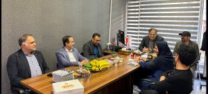 اهالی تئاتر خود را برای رویدادی جدید آماده می کنند