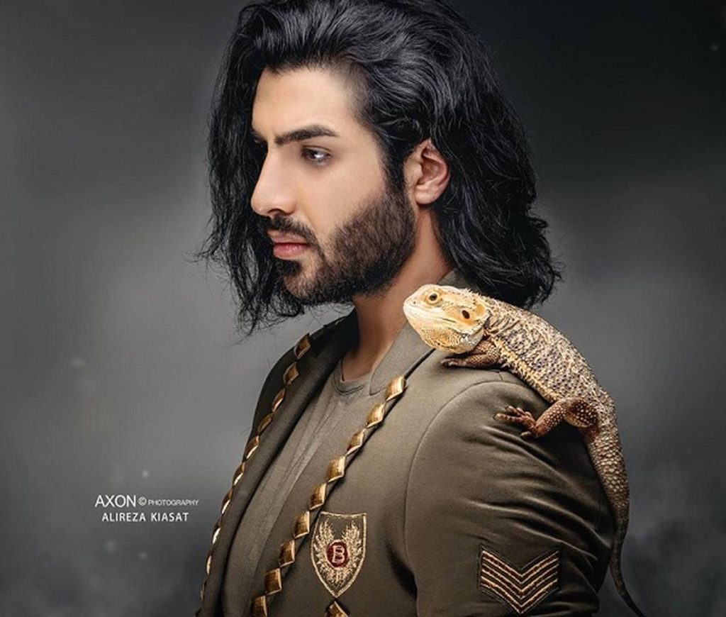 رهام هادیان پا به عرصه تئاتر گذاشت