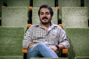 کارگردانی که به مخاطبان “تفکر و تأثیر” را در تئاتر هدیه می‌دهد
