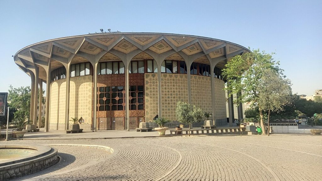 پایان روزهای گرم در قلب تئاتر ایران