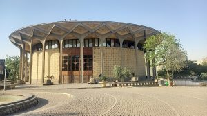 پایان روزهای گرم در قلب تئاتر ایران
