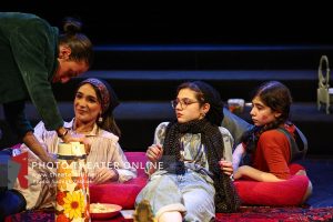 نگاهی به نمایش باغ بی‌آلبالو و نوجوانان غبطه‌برانگیزش