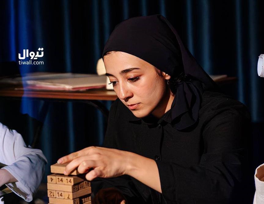تمدید اجرای نمایش «غول جوجه‌تیغی» در عمارت هما