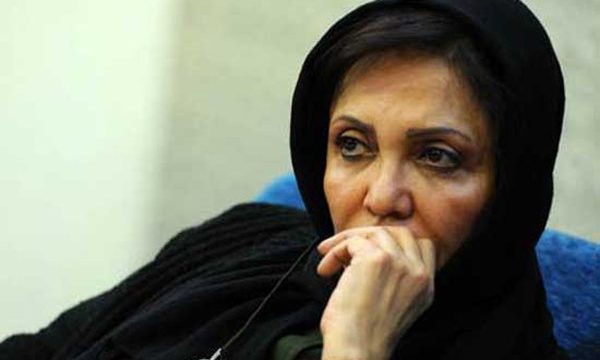 نمایش هفت‌ خوان رستم با عروسک‌ های بازیافتی