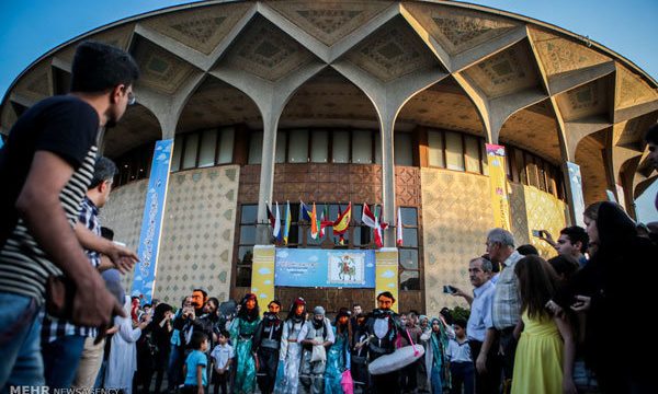 سفرای هلند و لهستان به دیدن عروسک‌ ها آمدند