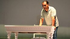 نمایشی که اصغر همت در آن ۸ نقش دارد