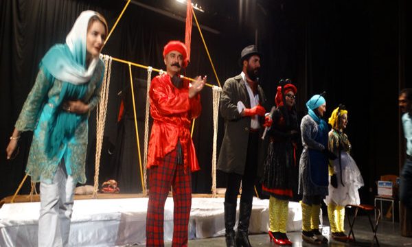 آغاز سیزدهمین جشنواره تئاتر کردی سقز