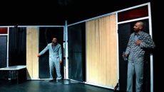نمایش «باد شیشه‌ را می لرزاند» تمدید شد