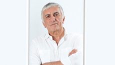 رضا کیانیان کارگردانی تئاتر را تجربه می‌ کند