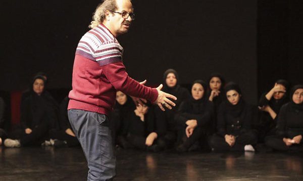 «من» به ماهیت گروهی تئاتر می‌ پردازد