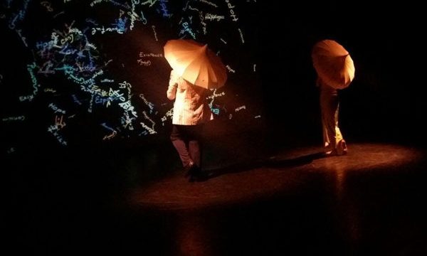 استقبال فرانسوی‌ها از نمایش «فراتر از کلمات» در روز جهانی تئاتر