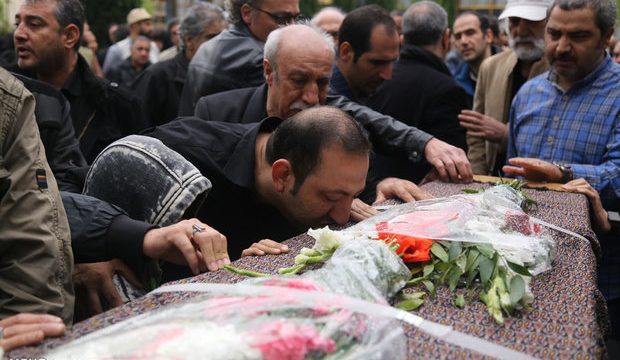 نقی اسطوره وحدت بود/ یک درخواست از پرویز پرستویی