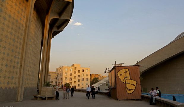 تبدیل کارگاه نمایش به واحد آکسسوآر/ هزینه هایی که هدر رفت