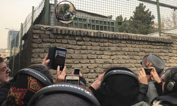 یک کورئوگرافی از آدم های در حال جابجایی در «ریموت تهران»
