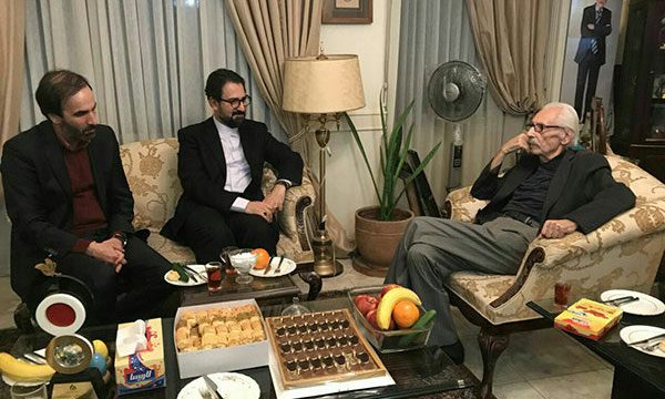 دیدار معاون هنری و مدیرکل هنرهای نمایشی با جمشید مشایخی