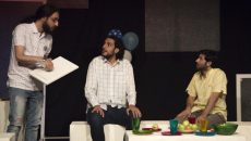 نمایش «شبیه رهایی ورای یک نفس» روی صحنه می‌ماند