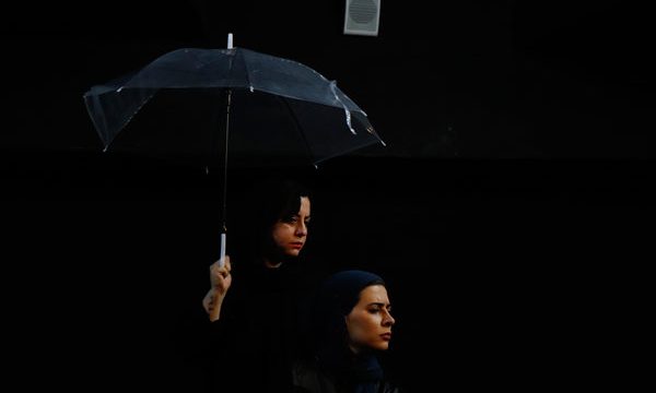 خداحافظی با باغ آلبالوی من/ وقتی تماس با واقعیت قطع است