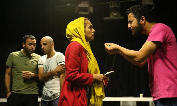 «سس توت فرنگی» رازها را برملا می‌کند/ تئاتری‌ها در کنار تصویری‌ها