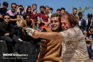 جشنواره تئاترخیابانی مریوان همچنان چشم انتظار ردیف اعتبار ملی است