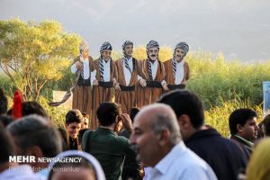 ۳۱نمایش درچهارمین روزسیزدهمین جشنواره تئاترخیابانی مریوان اجراشد