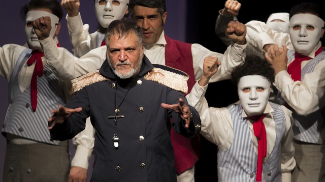خسرو شهراز: نمی‌خواهم از تئاتر دور شوم